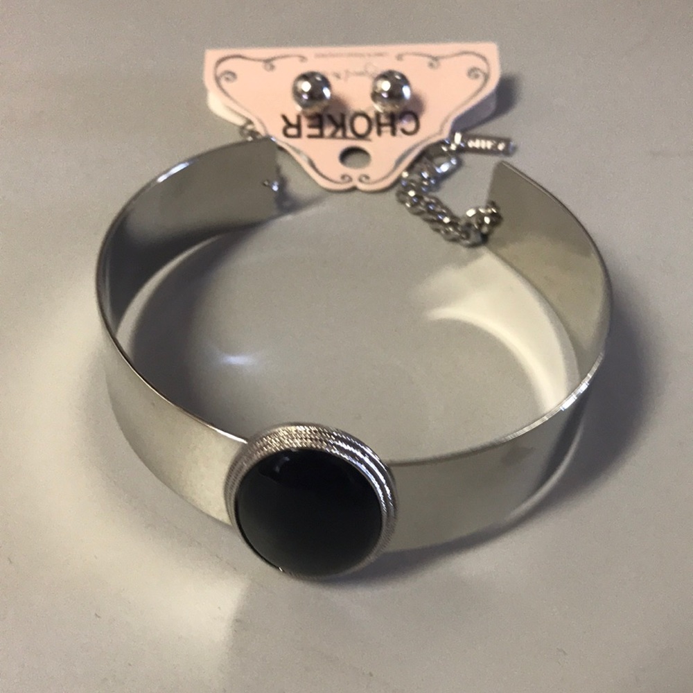 Choker - Picture 2 of 3